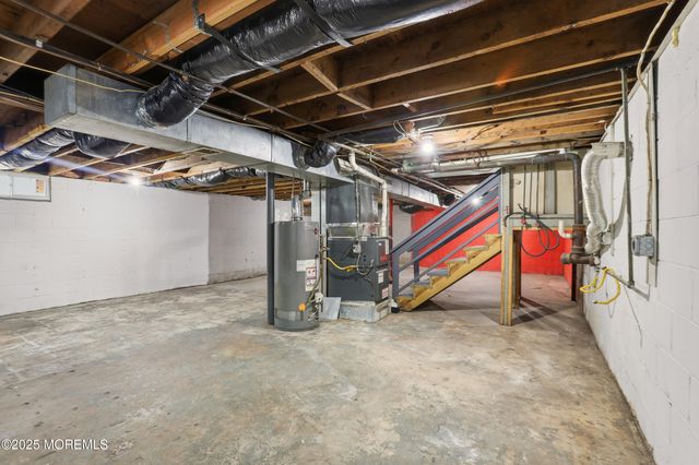 28 Brandies Road, Toms River, NJ 08757