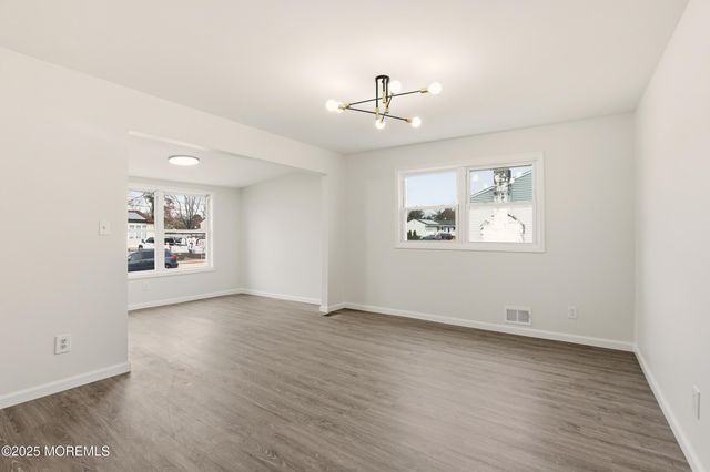 28 Brandies Road, Toms River, NJ 08757