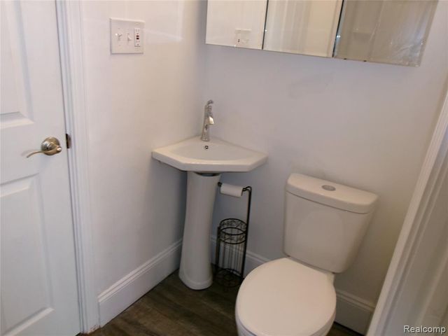 216 E Washington Street, Howell, MI 48843