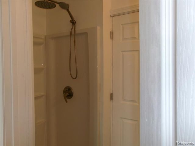 216 E Washington Street, Howell, MI 48843