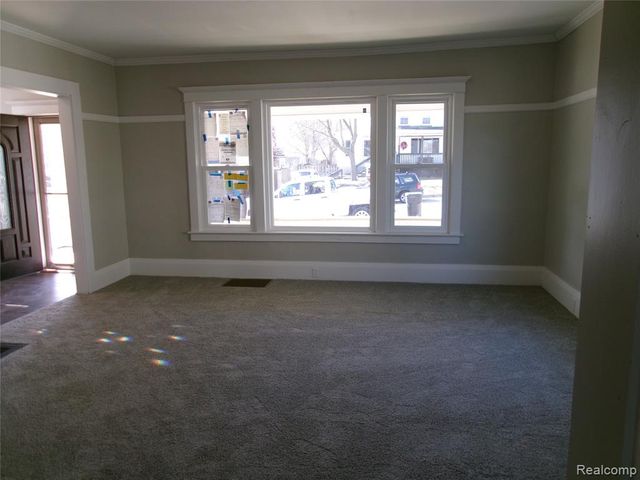 216 E Washington Street, Howell, MI 48843