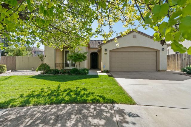 1008 Summer Ln, Patterson, CA 95363