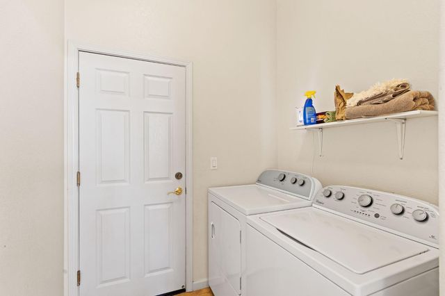 1008 Summer Ln, Patterson, CA 95363