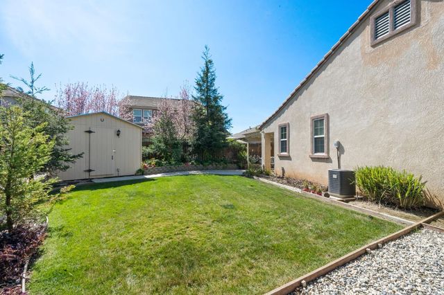 1008 Summer Ln, Patterson, CA 95363