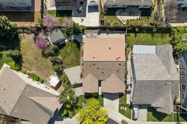 1008 Summer Ln, Patterson, CA 95363