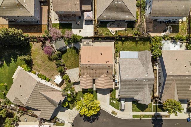 1008 Summer Ln, Patterson, CA 95363