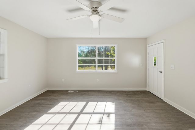 1267 Lollie Rd, Conway, AR 72034