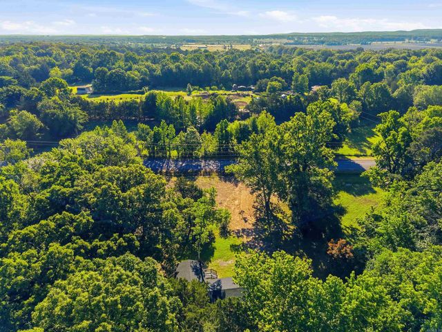 1267 Lollie Rd, Conway, AR 72034
