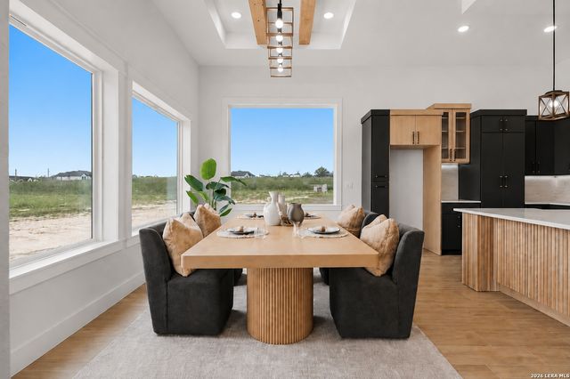 108 PIONEER DR, La Vernia, TX 78121