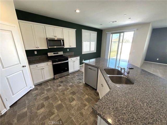 1289 Kingfisher, Hemet, CA 92545
