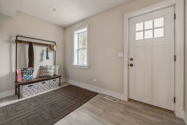 5311 W Belle Plaine Avenue, Chicago, IL 60641