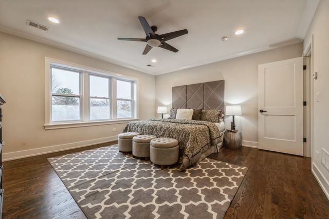 5311 W Belle Plaine Avenue, Chicago, IL 60641