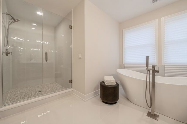 5311 W Belle Plaine Avenue, Chicago, IL 60641