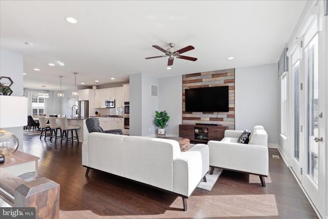 25429 HARTLAND ORCHARD TER, Chantilly, VA 20152