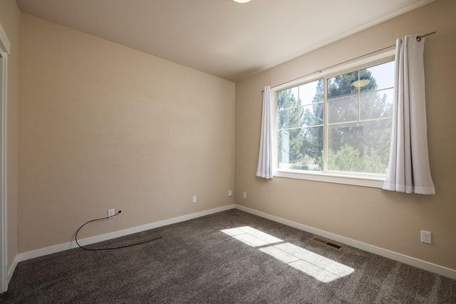 51844 Hollinshead Place, La Pine, OR 97739