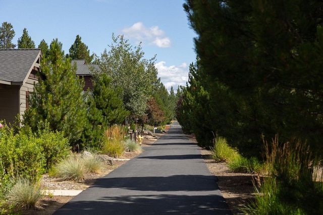 51844 Hollinshead Place, La Pine, OR 97739