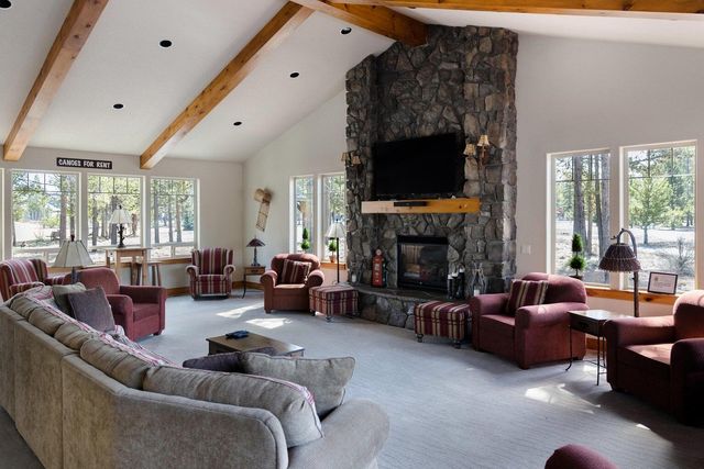 51844 Hollinshead Place, La Pine, OR 97739