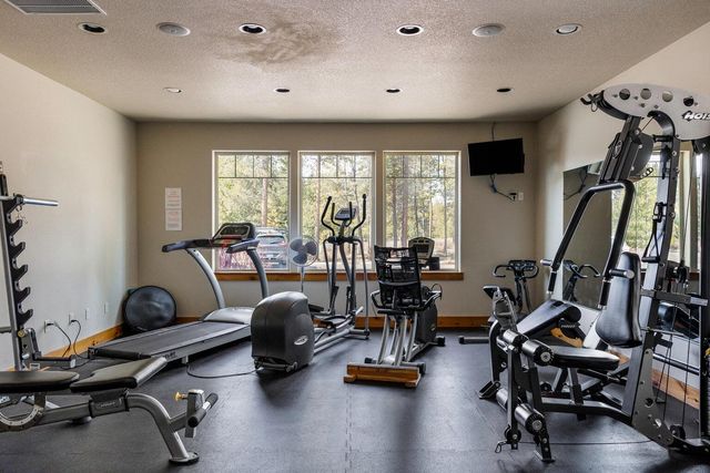 51844 Hollinshead Place, La Pine, OR 97739