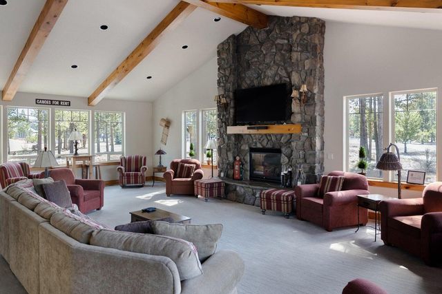 51844 Hollinshead Place, La Pine, OR 97739