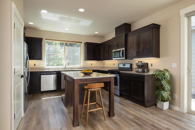 51844 Hollinshead Place, La Pine, OR 97739