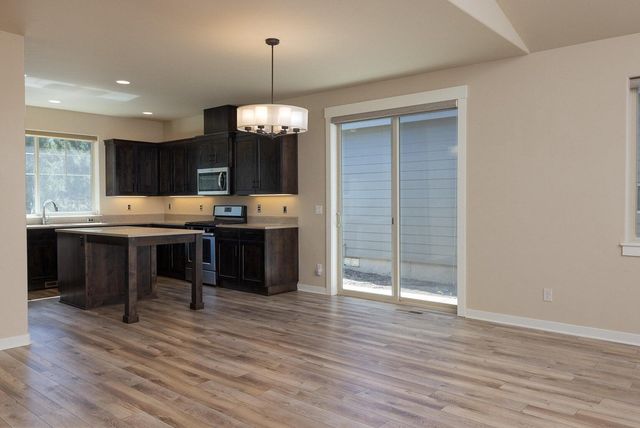 51844 Hollinshead Place, La Pine, OR 97739