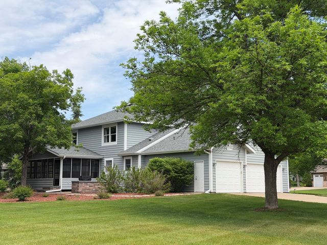 2721 Meadowrose Boulevard, Saint Cloud, MN 56301