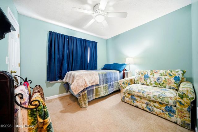7711 Bridlewood Pl, Louisville, KY 40228