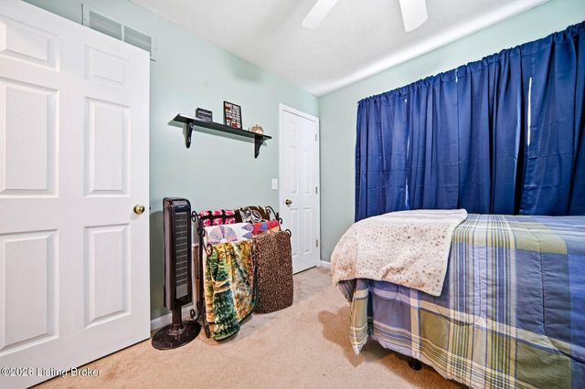 7711 Bridlewood Pl, Louisville, KY 40228