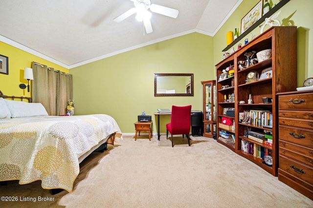 7711 Bridlewood Pl, Louisville, KY 40228