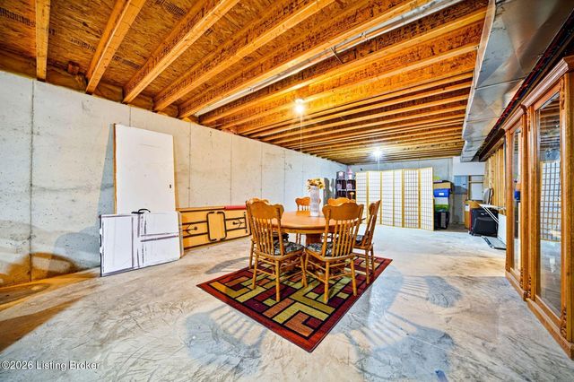 7711 Bridlewood Pl, Louisville, KY 40228