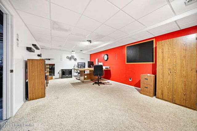 7711 Bridlewood Pl, Louisville, KY 40228
