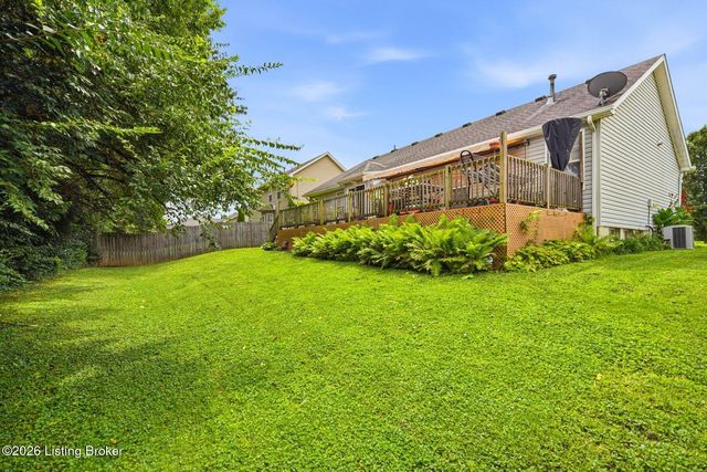 7711 Bridlewood Pl, Louisville, KY 40228