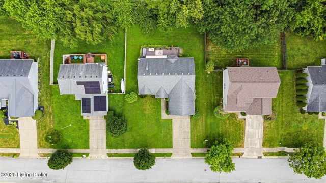 7711 Bridlewood Pl, Louisville, KY 40228