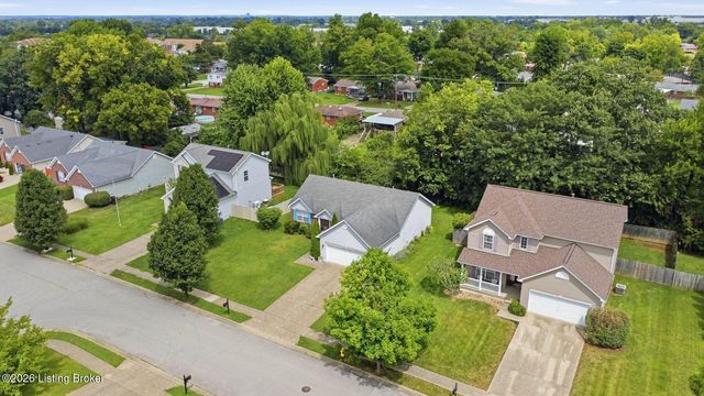 7711 Bridlewood Pl, Louisville, KY 40228