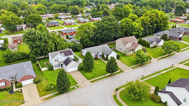 7711 Bridlewood Pl, Louisville, KY 40228