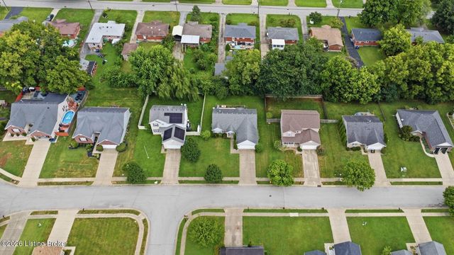 7711 Bridlewood Pl, Louisville, KY 40228