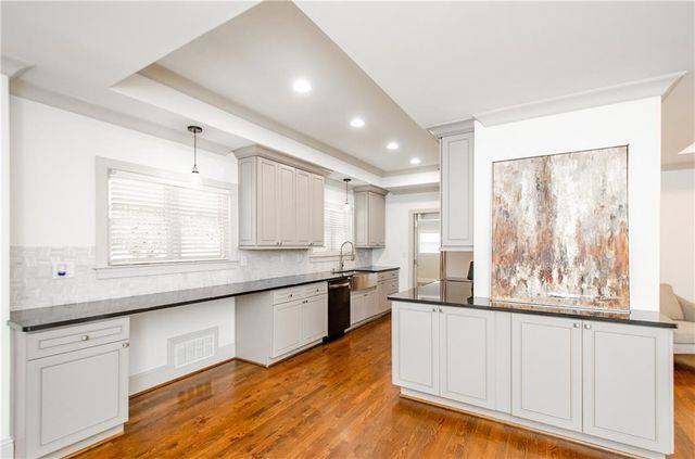 399 Hammond Drive, Atlanta, GA 30328