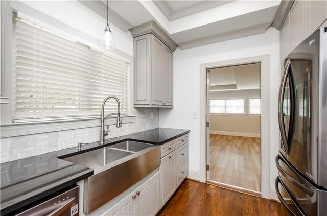 399 Hammond Drive, Atlanta, GA 30328