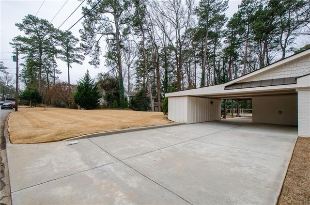 399 Hammond Drive, Atlanta, GA 30328