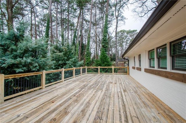 399 Hammond Drive, Atlanta, GA 30328