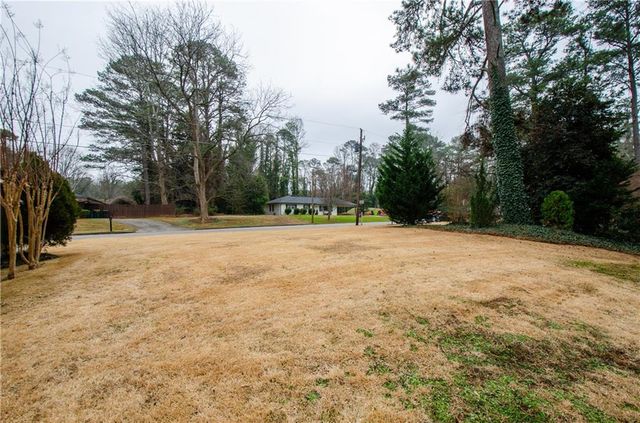 399 Hammond Drive, Atlanta, GA 30328