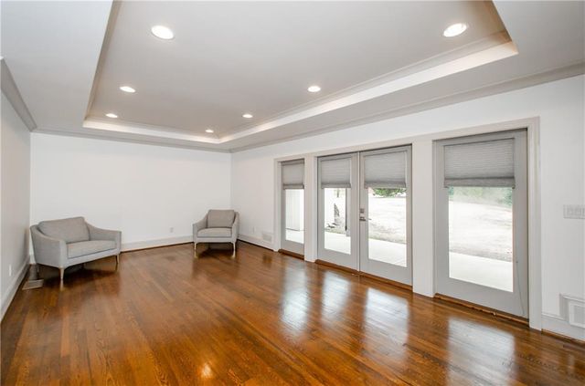 399 Hammond Drive, Atlanta, GA 30328