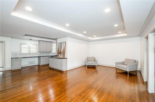 399 Hammond Drive, Atlanta, GA 30328