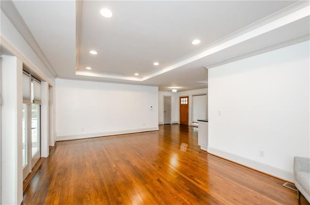 399 Hammond Drive, Atlanta, GA 30328