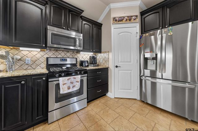 5830 Thompson Pl, Tyler, TX 75707