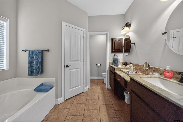 5830 Thompson Pl, Tyler, TX 75707