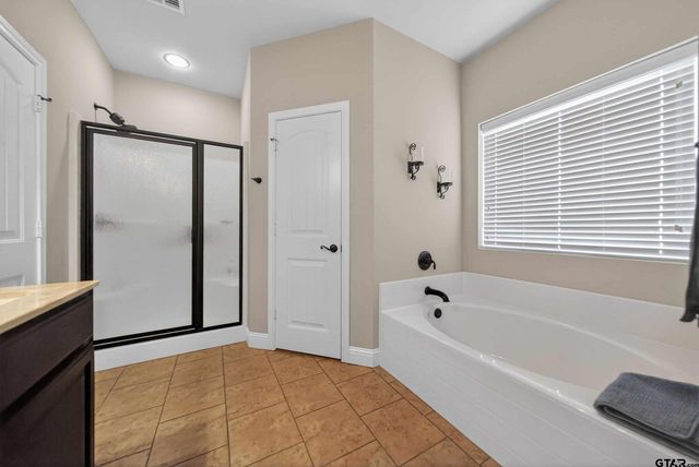 5830 Thompson Pl, Tyler, TX 75707