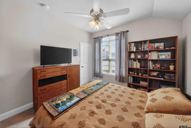 5830 Thompson Pl, Tyler, TX 75707