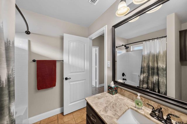 5830 Thompson Pl, Tyler, TX 75707