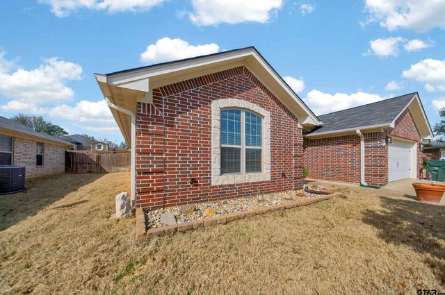 5830 Thompson Pl, Tyler, TX 75707